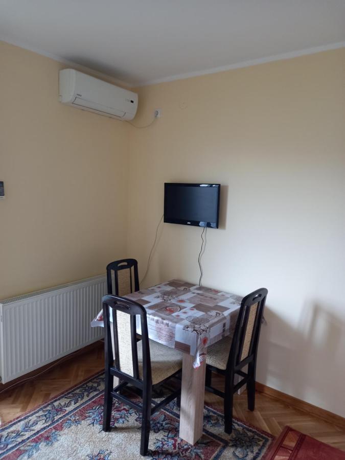 Apartmani Ivancica Vrnjačka Banja エクステリア 写真